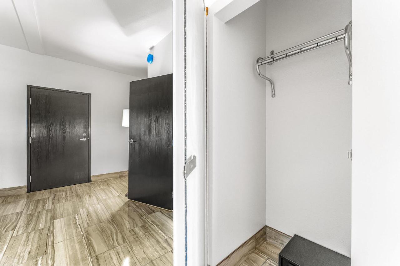 Tempe Corner Apartment Studio King Bed Exterior photo