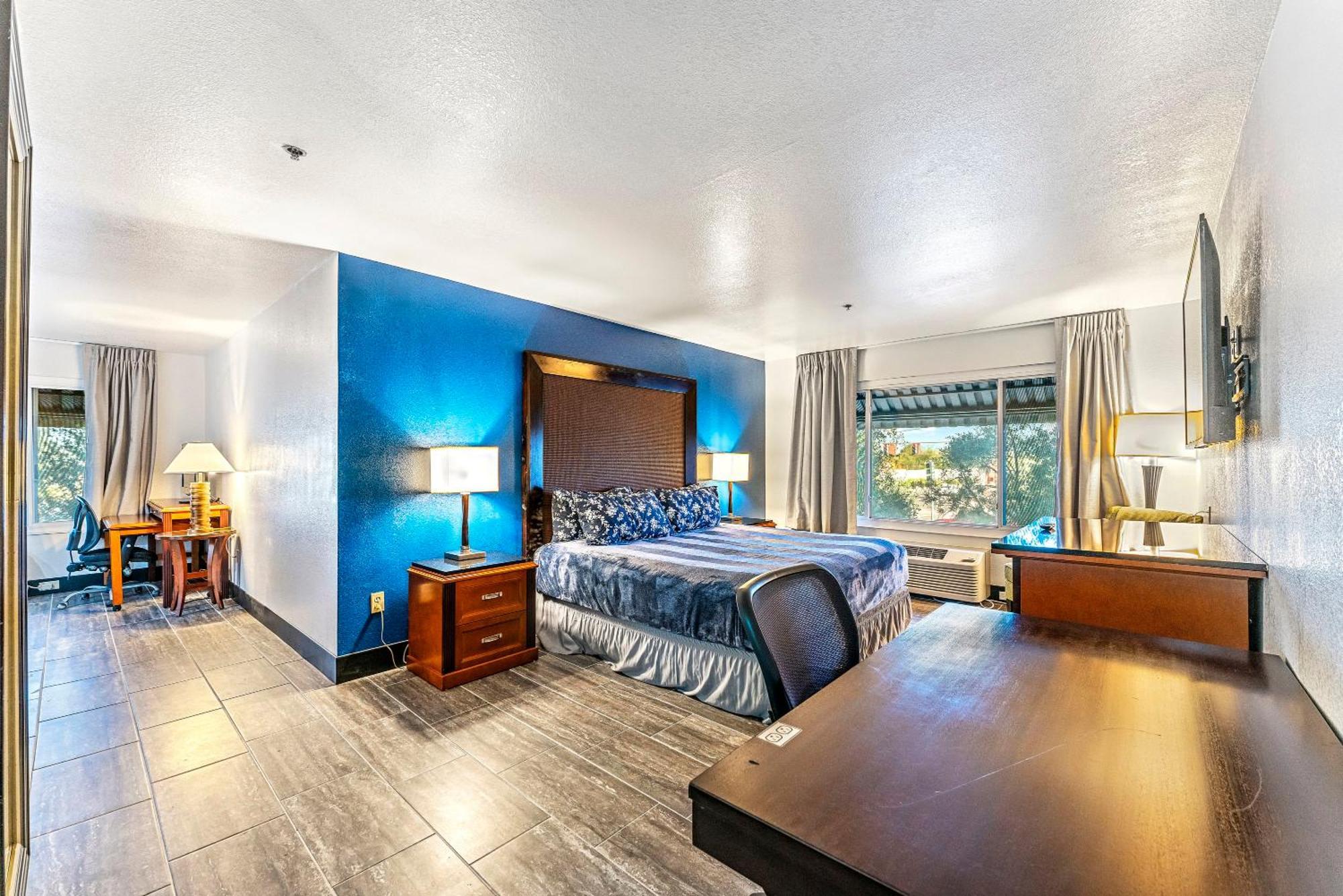 Tempe Corner Apartment Studio King Bed Exterior photo