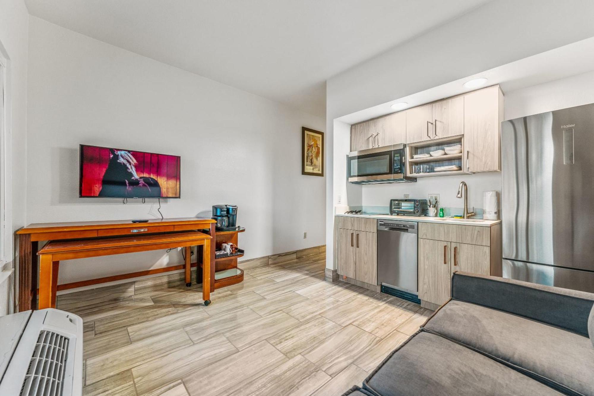 Tempe Corner Apartment Studio King Bed Exterior photo