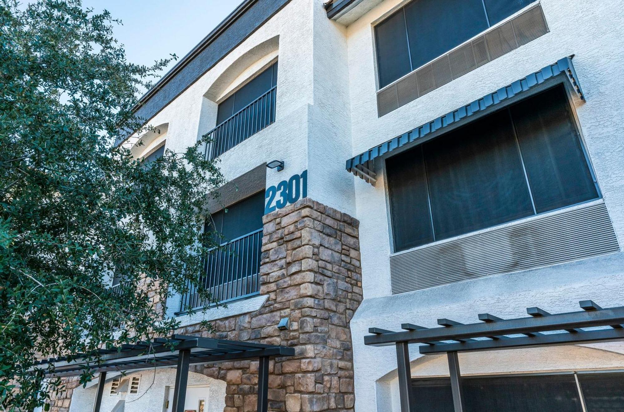 Tempe Corner Apartment Studio King Bed Exterior photo